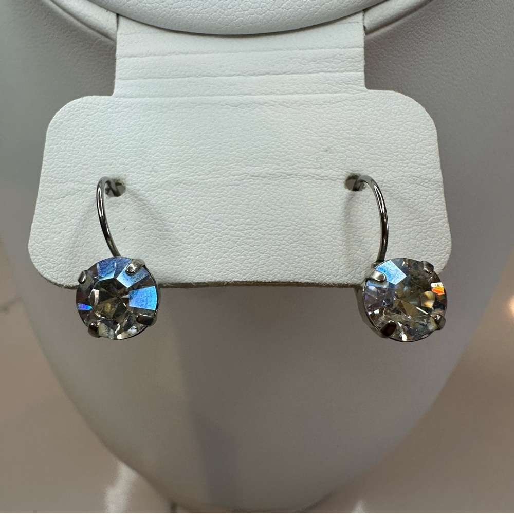 Silver tone with crystal/glass stones lever back drop earrings